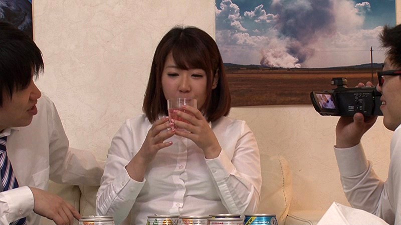 飲み会帰り、まだ飲み足りないソソる同僚敏感娘の泥●ビデオ