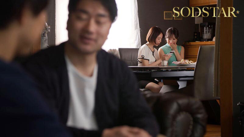 スワッピング趣味の変態夫婦にNTR性癖を植えつけられる!純粋ウブな庶民妻を金持ち夫妻に貸出したことでインモラルな快楽に沼ってしまう 小湊よつ葉